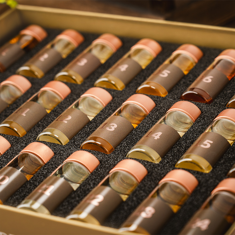 Whisky „24 Tastes“ Adventskalender Edition 2025 / 24 x 30 ml. / incl. Magazin 